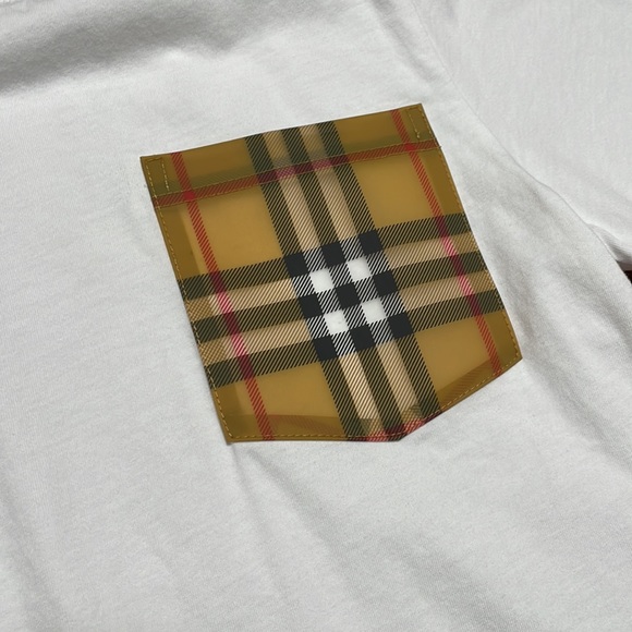 Like new Burberry T-shirt - Picture 3 of 3